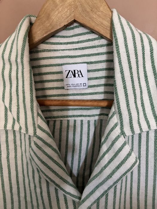 Camisa Zara às riscas verdes