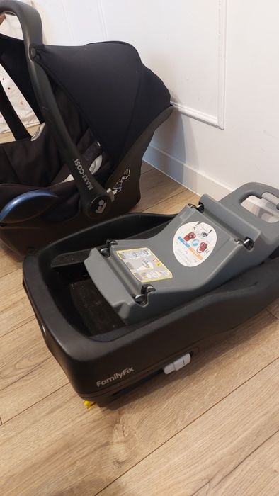 Fotelik nosidełko maxi cosi Pebble z bazą