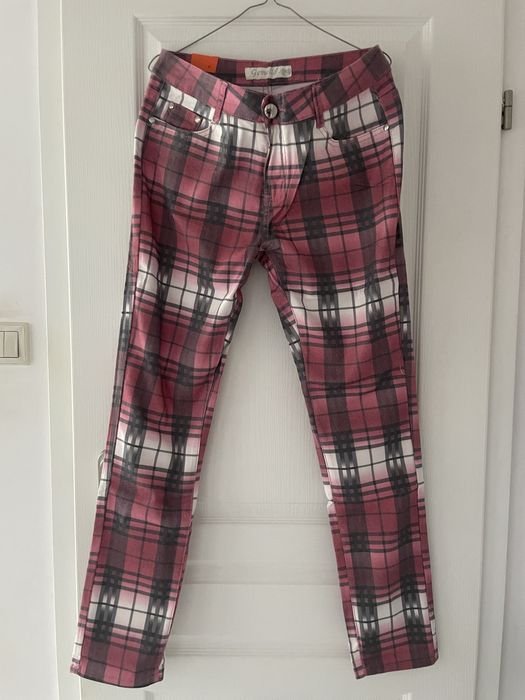 Nowe spodnie w kratkę, kolor róż, rozm. 31
