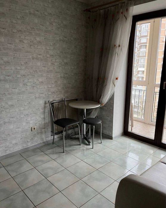 Продам 1 ком квартиру рову Шампанский