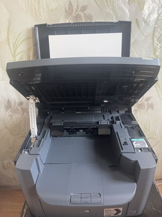 МФУ (многофункциональное устройство) Canon i-SENSYS MF4018
