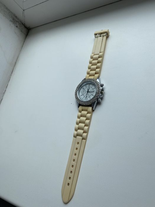 Стильний жіночий годинник Chanel J12
