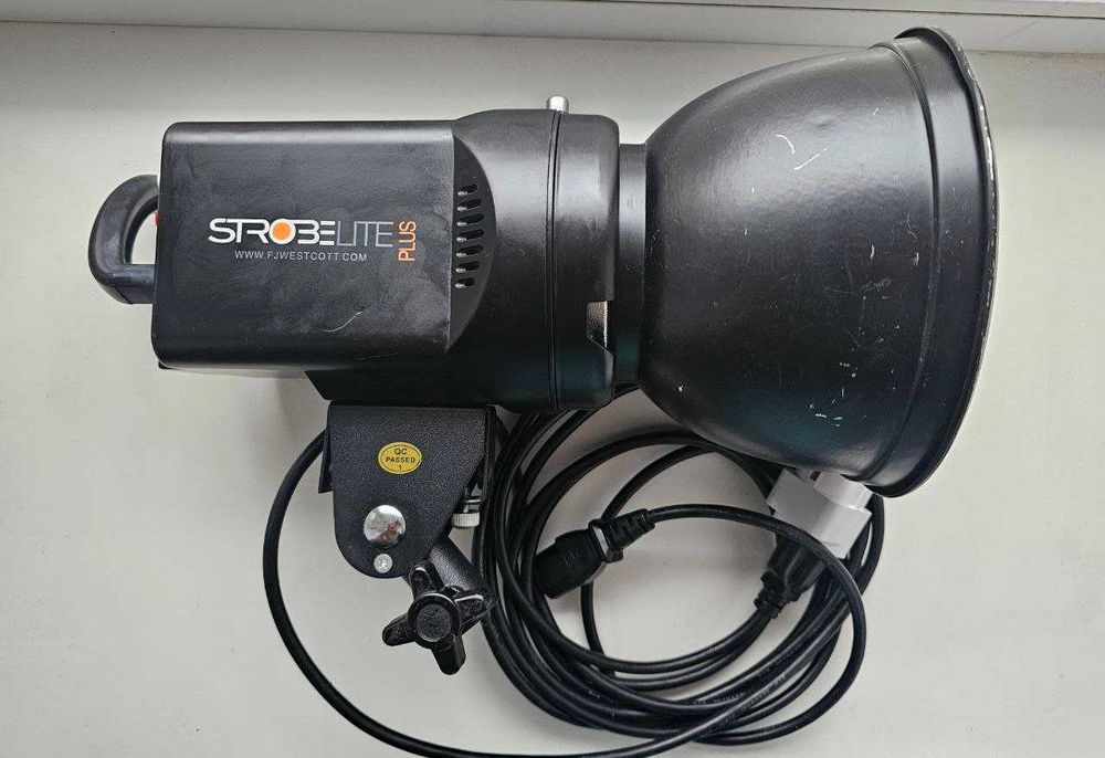 Спалах вспышка Westcott Strobe Lite Plus студійне світло студийный