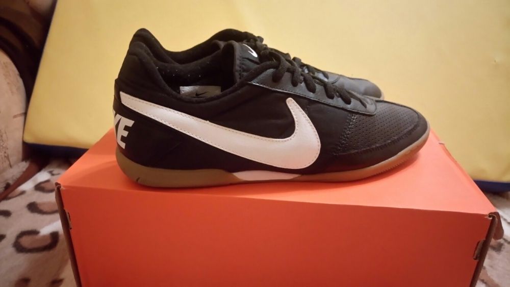 nike davinho indoor