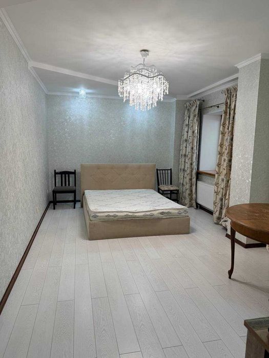 ВІД ВЛАСНИКА! Продам 1 к/к на землі (вул.Садова, біля Шторму)
