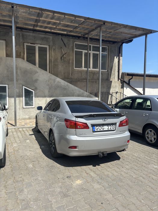 Продам Lexus IS 220D