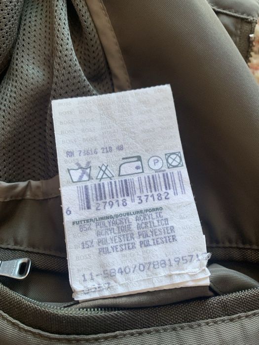 Продам куртка Hugo Boss