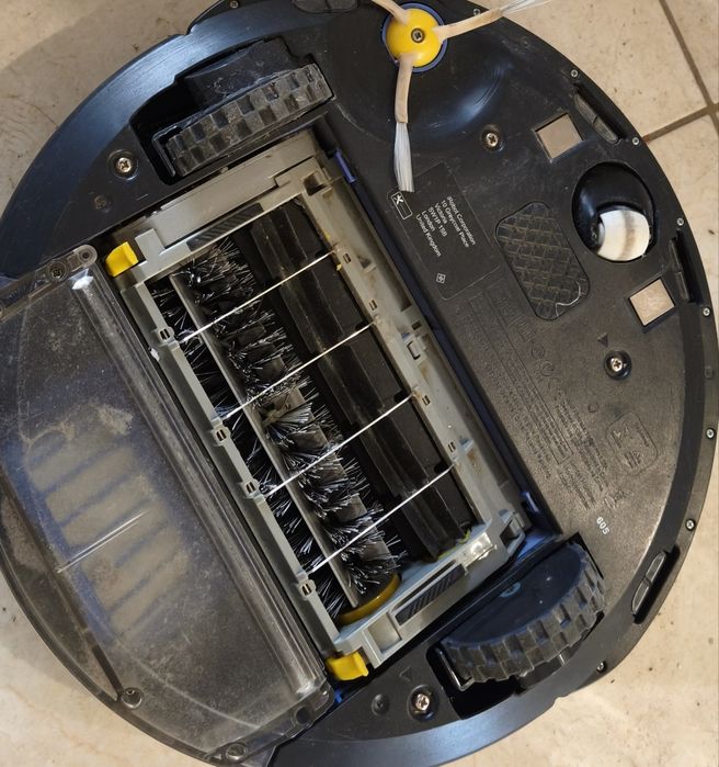 робот-пилосос iRobot Roomba 605 у повному комплекті