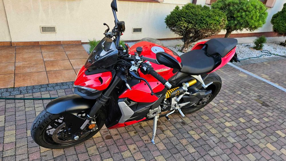 Ducati Streetfighter V2 Salon Polska