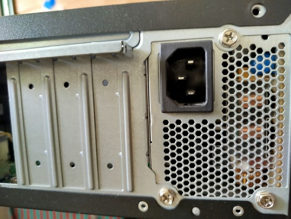 I5 9400 RAM 16gb nvm2 256gb Gravador DVD