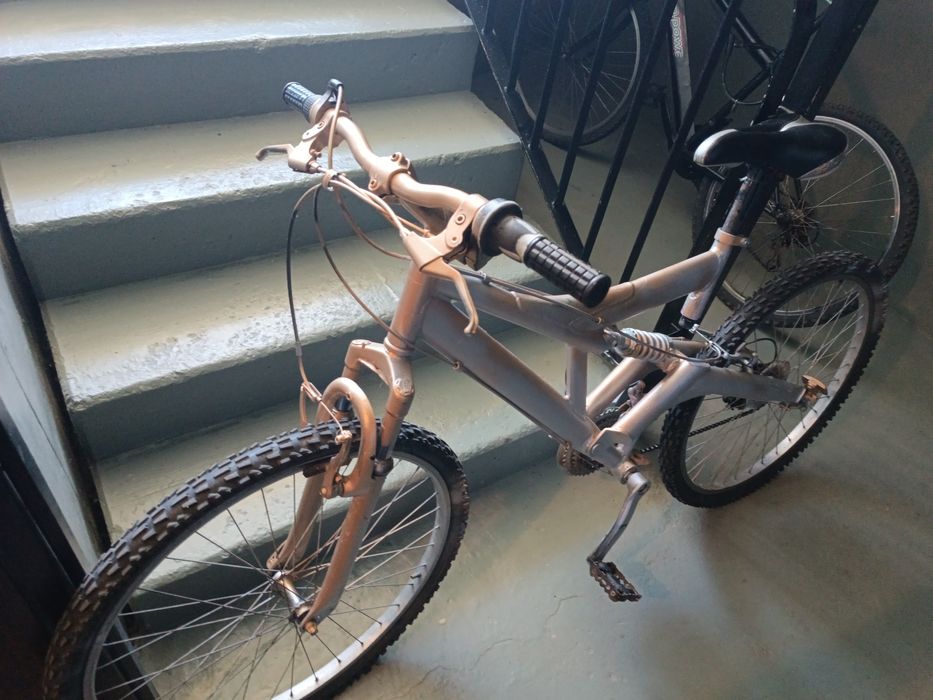 Bicicleta com travão de Disco como Nova