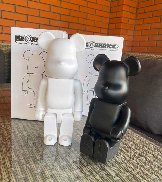 Bearbrick ведмідь фігурка матова 28 см Чорна / Біла