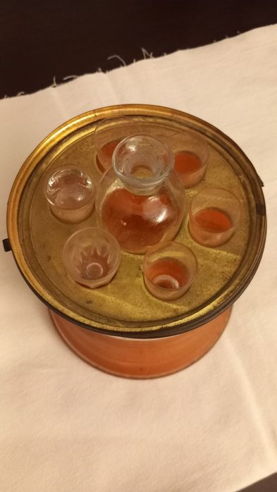 Conjunto de bar de garrafa e copo de licor