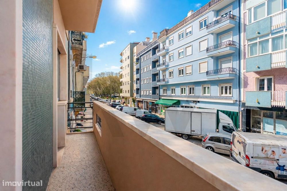 T2 com Terraço Exclusivo de 27 m2 | Renovado | Campo de Ourique