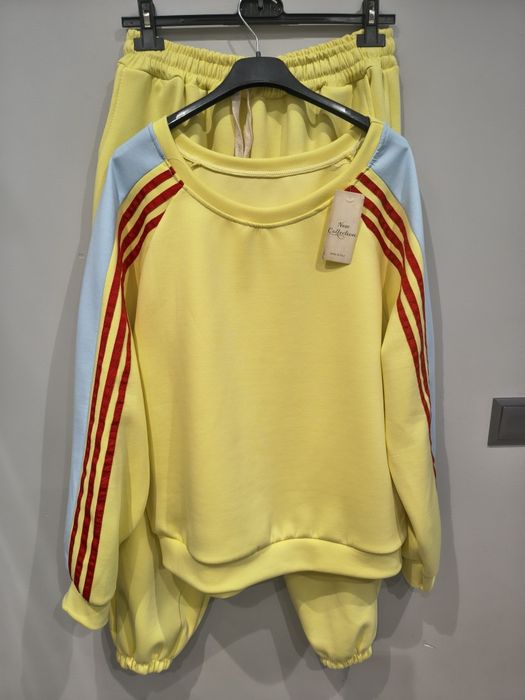 Komplet dresowy masełko z lampasami