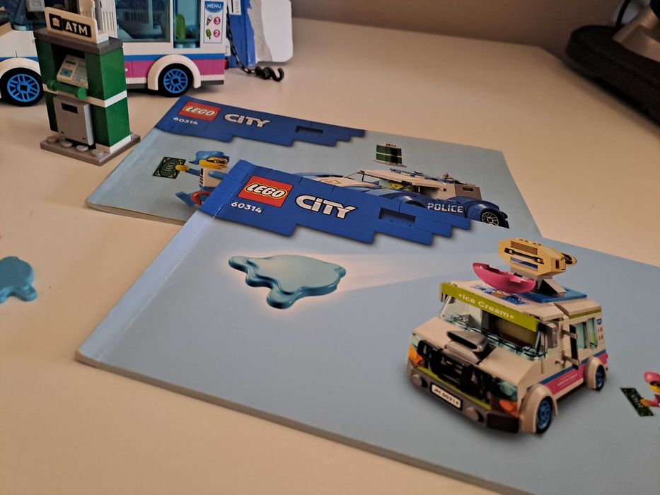 LEGO 60314 City - Policyjny pościg za furgonetką z lodami