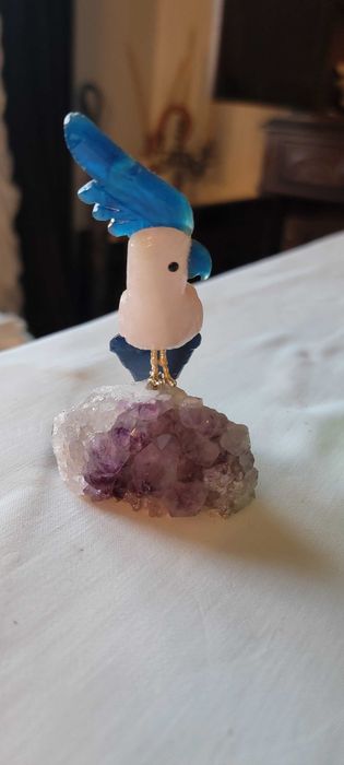 Estatueta de pássaro em cristais