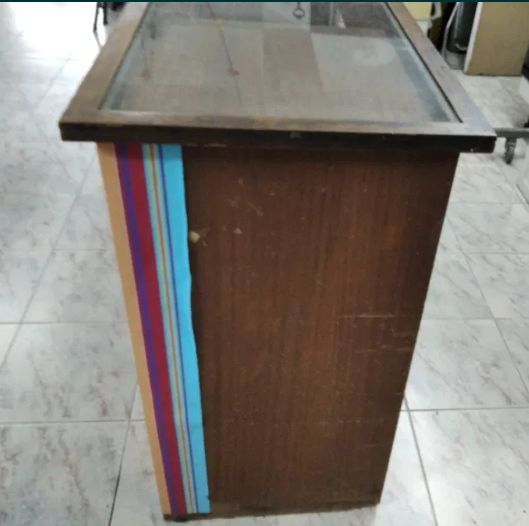 Balcão em madeira 1.80*0.88*0.50m