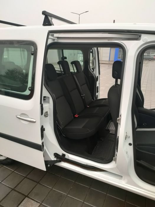 Продам своє авто Renault Kangoo 2015 року оригінальний пасажир 7 місць