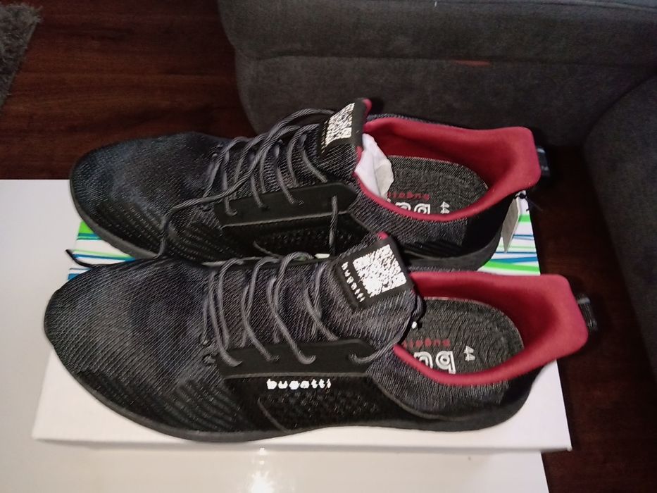 Buty BUGATTI 44 NOWE 100% oryginał