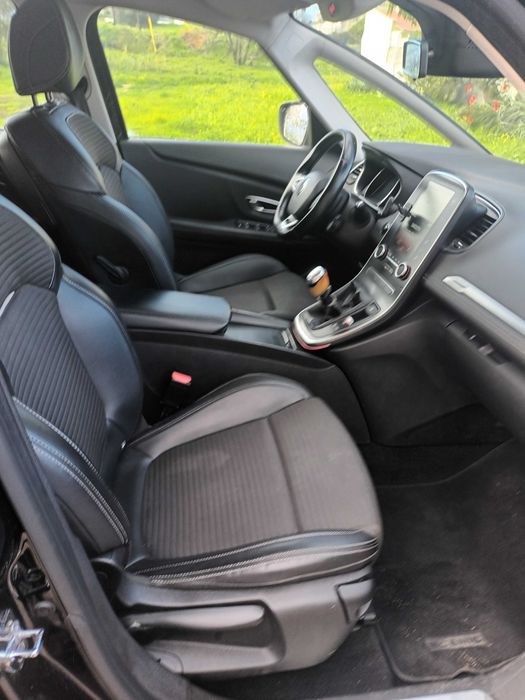 carro renault scenic