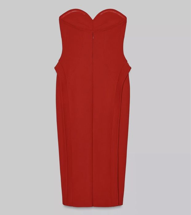 Плаття Zara.
