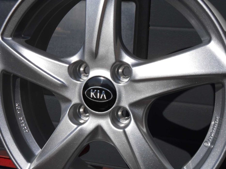 Felgi aluminiowe RC Design 16 4x100 Kia Rio Stonic