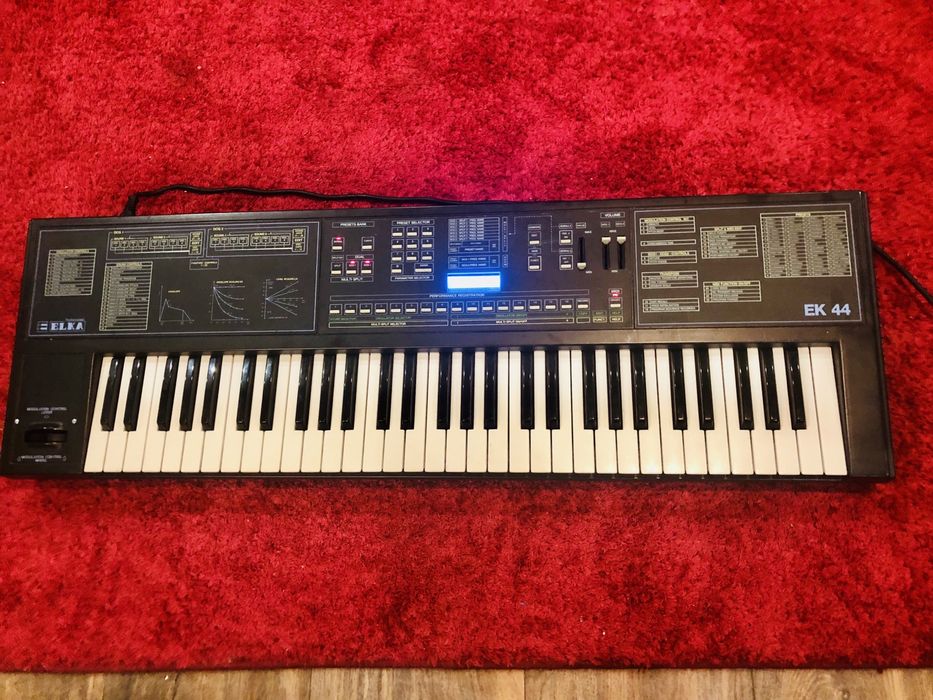 Elka EK44 - sintetizador vintage anos 80
