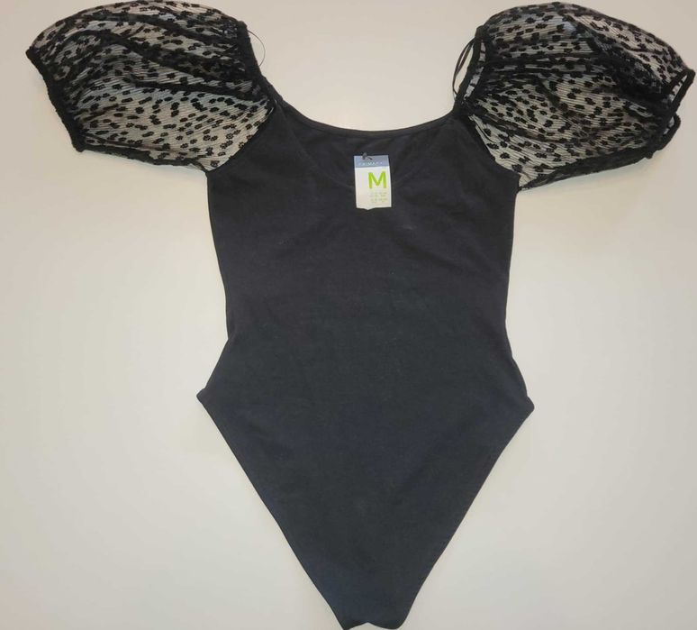 Nowe body z bufiastymi rękawami z tiulu – PRIMARK, rozmiar M