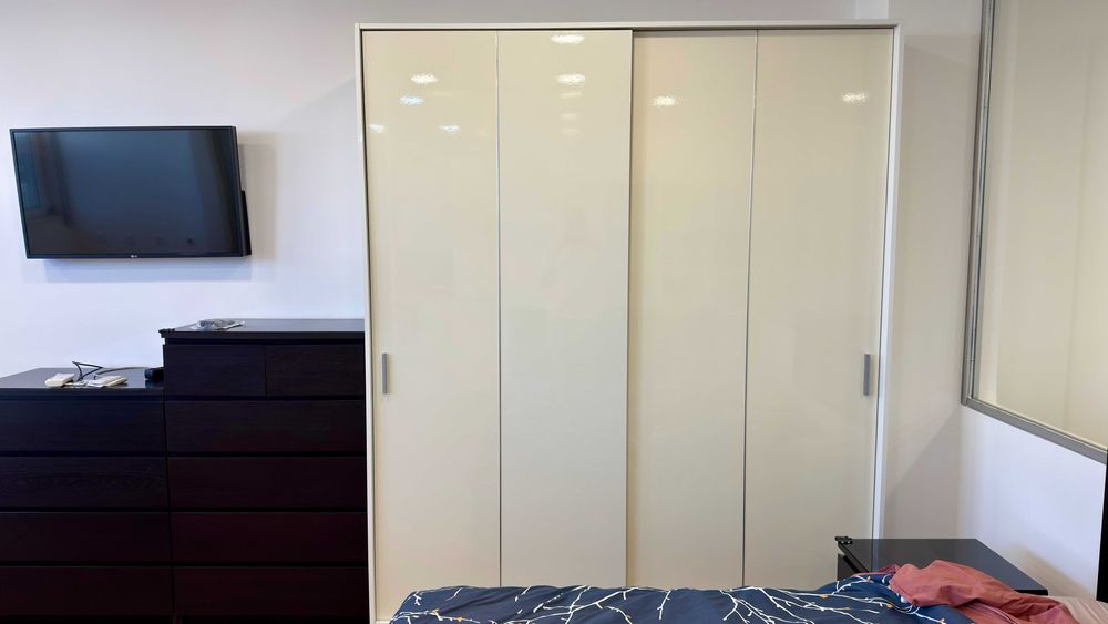 Roupeiro Branco usado