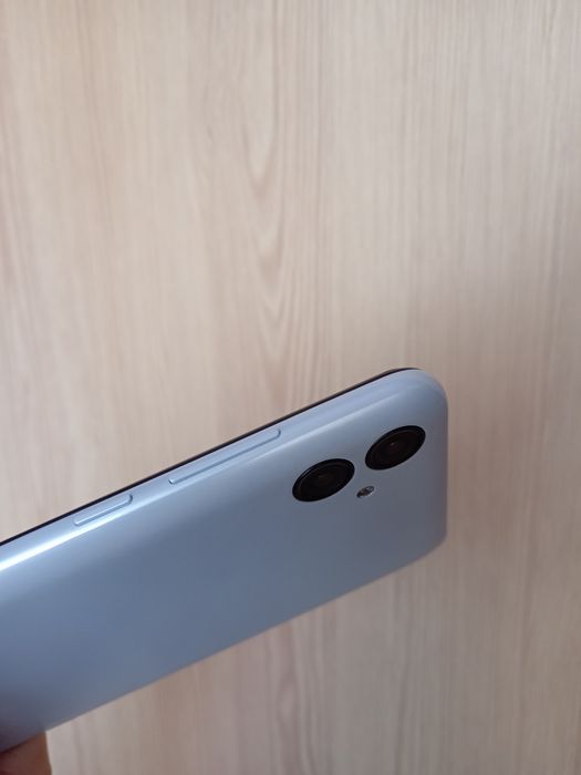 телефон Samsung A04e 3/64 Gb 2 чохла + скло відмінний стан