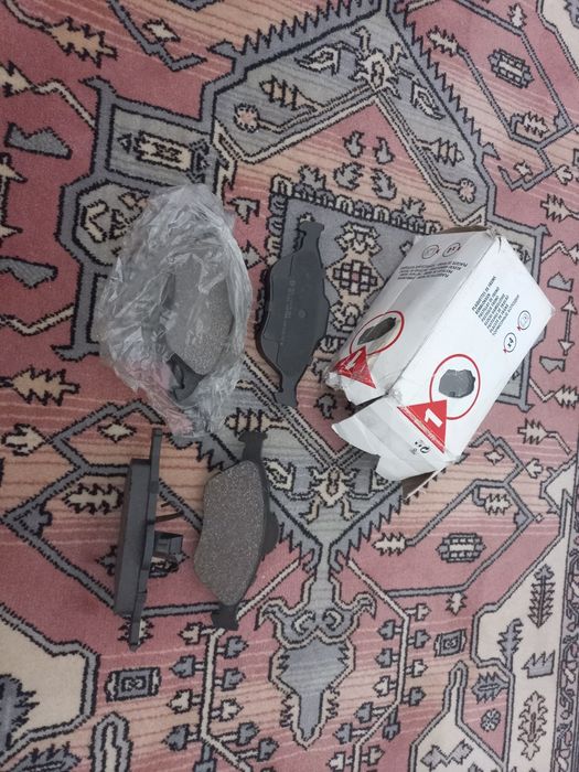 Pastilhas travão dianteiras novas