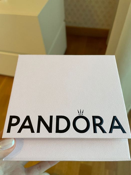 Anel da marca pandora  como novo. Lindissimo