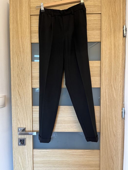Eleganckie spodnie z kantem bershka XS