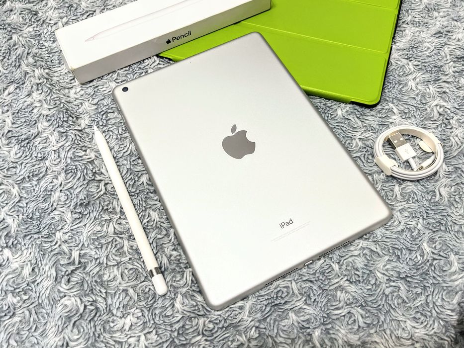 IPad 6 (128 gb) wi-fi, как новый + чехол! A1893