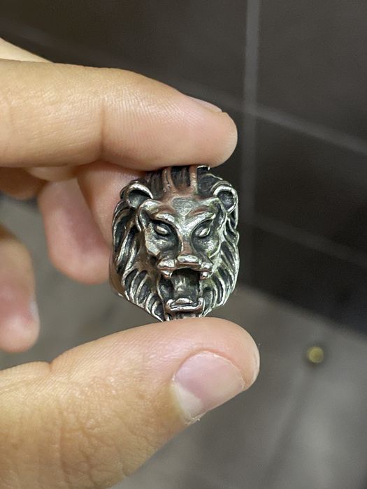 Silver lion ring