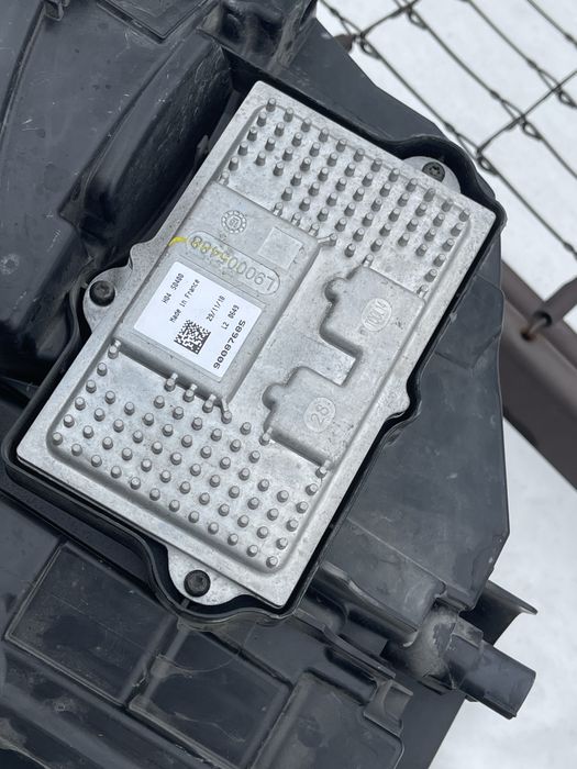 Фара права Ford Fusion full led