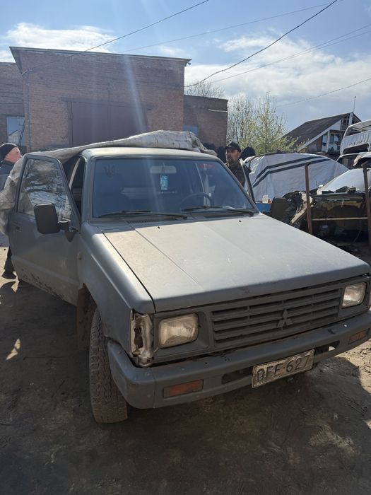 Разборка митсубиси л 200 1990 г.в 2.5 дизель.