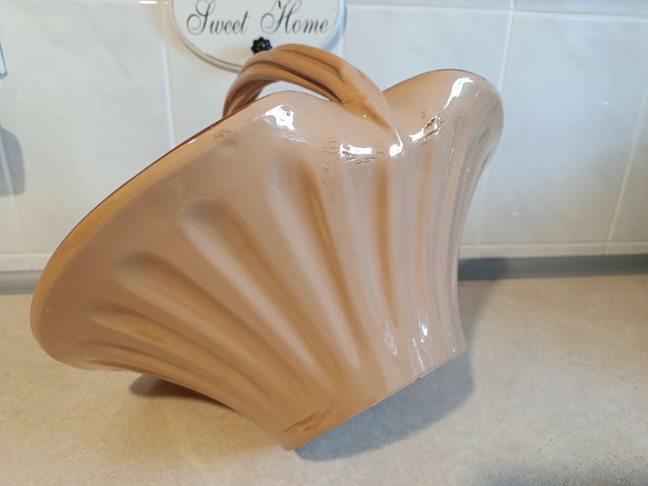 Wielki ceramiczny kosz