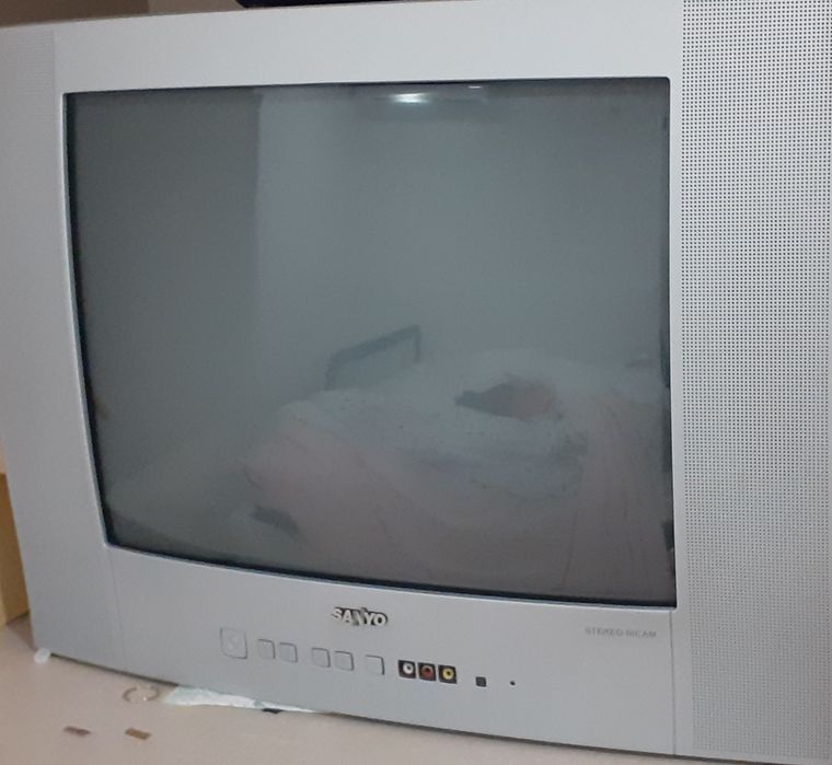 Televisão Sanyo em bom estado