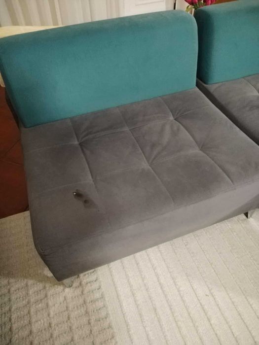 Sofá azul e cinza