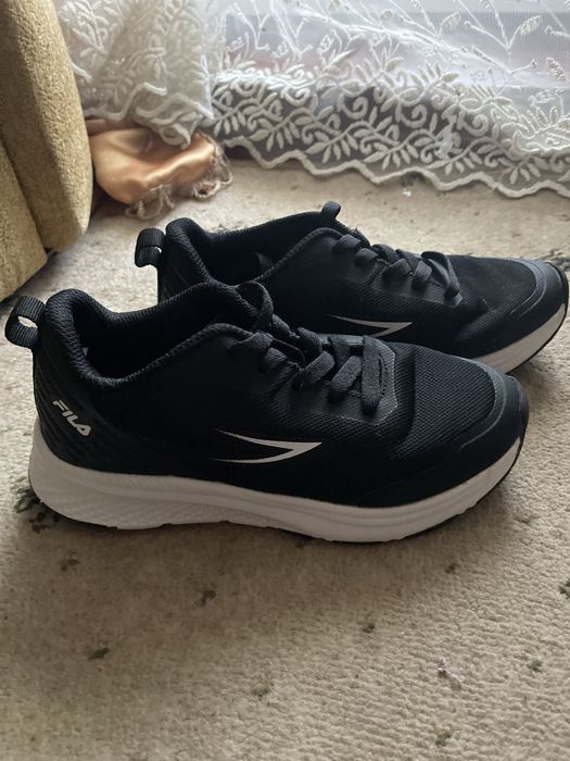 Дитячі кросівки гарні