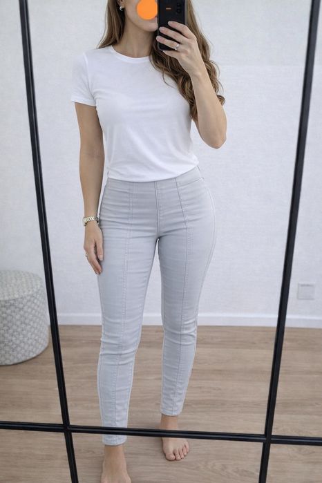 Kremowe spodnie na lato