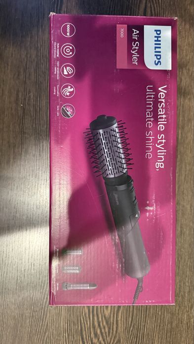 Продам фен браш , новый .