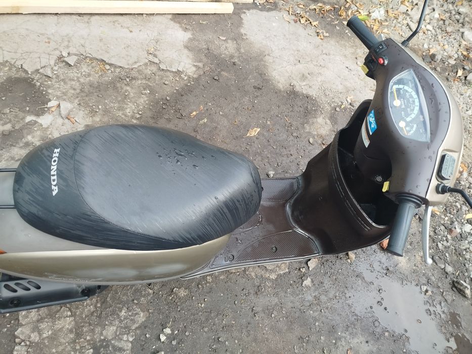 Породам скутер Honda tact