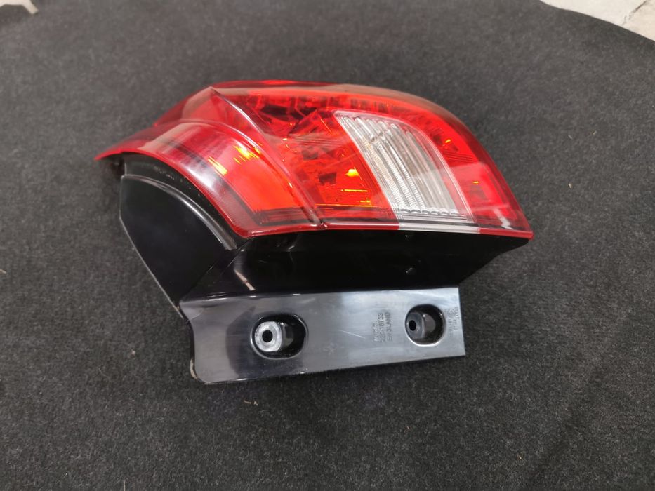 Suzuki SX4 Scross lift lampa prawa tylna led