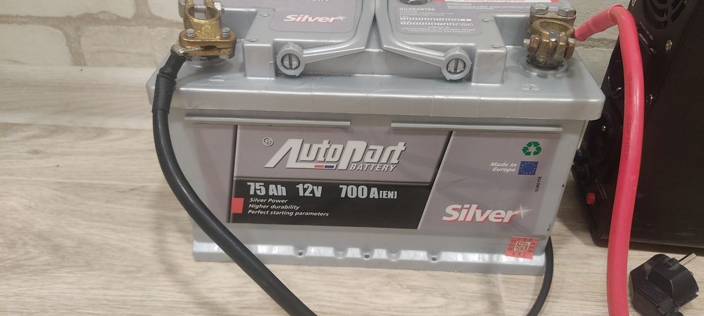 Продам ДБЖ та акумулятор.