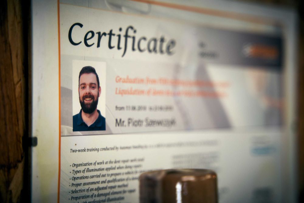 Usuwanie wgnieceń bez lakierowania PDR