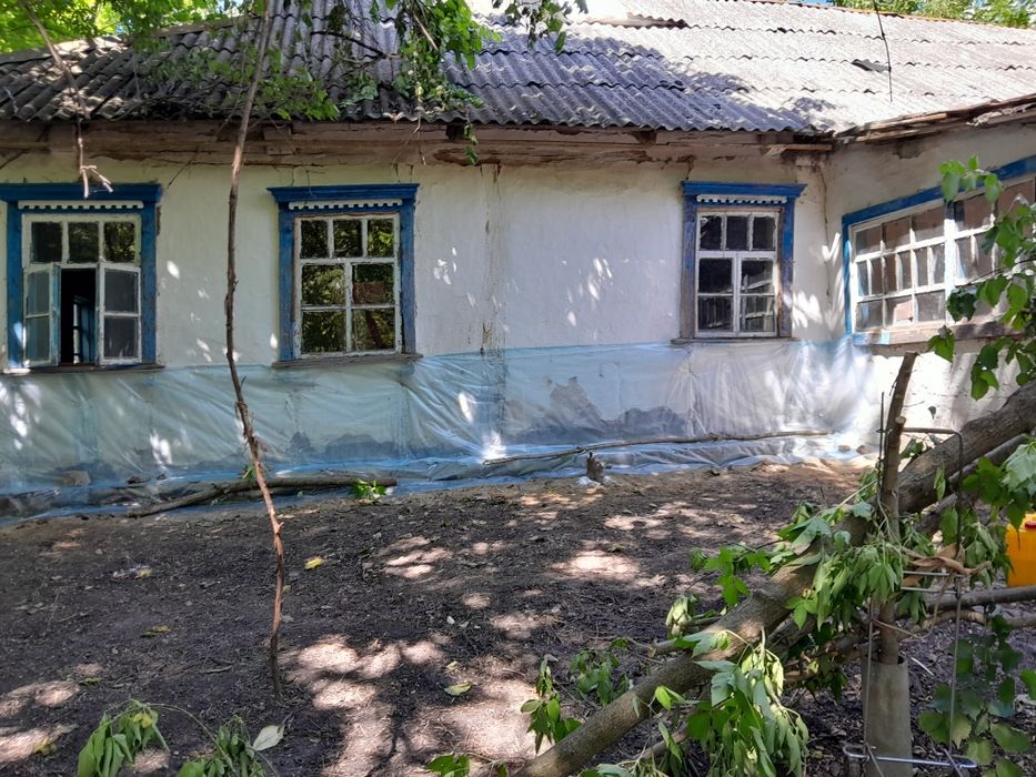 Продається будинок. Рогізно  Київська обл. Дерев'яний, глина.