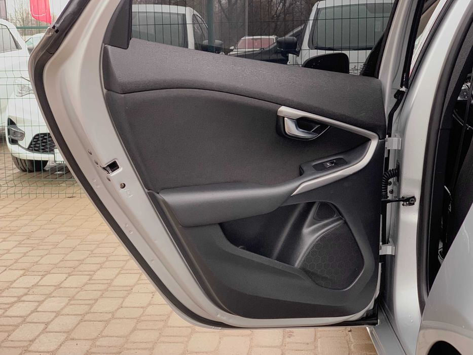 Volvo V40 2014 1.6 дизель